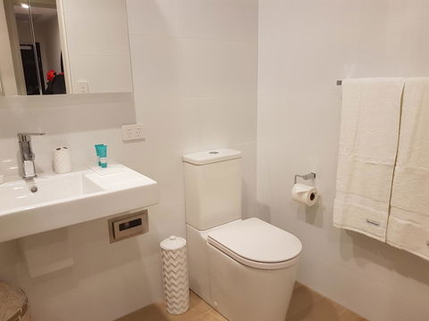 Arena Luxury Beachfront Apartment - Tourism Townsville 30