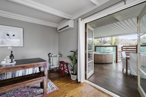 The Spa Cottage With HotTub, Netflix & Stan - Tourism Townsville 6