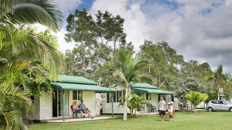 Glen Villa Resort - Tourism Townsville 0