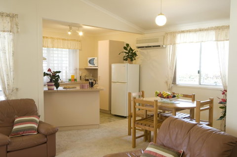 Glen Villa Resort - Tourism Townsville 11