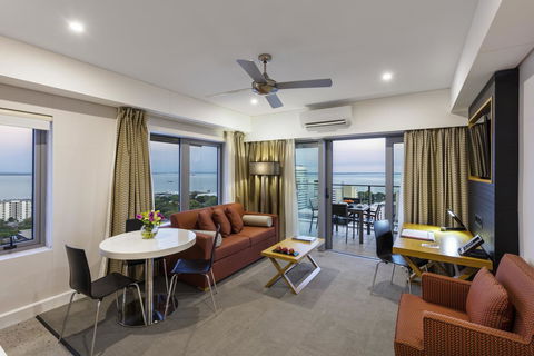 Oaks Darwin Elan Hotel - Tourism Townsville 2