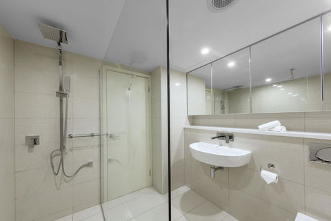 Oaks Darwin Elan Hotel - Tourism Townsville 4