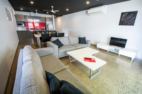 Magnum Serviced Apartments - Tourism Townsville 4