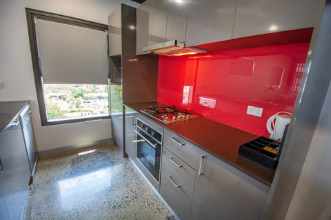 Magnum Serviced Apartments - Tourism Townsville 7