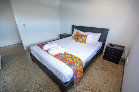 Magnum Serviced Apartments - Tourism Townsville 9