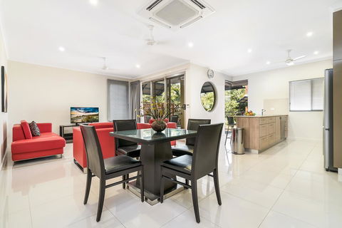 Elsey On Parap - Tourism Townsville 27