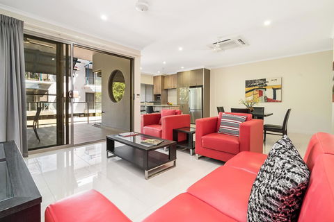 Elsey On Parap - Tourism Townsville 25