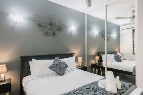 CitySide Apartment - 2 Bedroom With Private Courtyard - Tourism Townsville 15