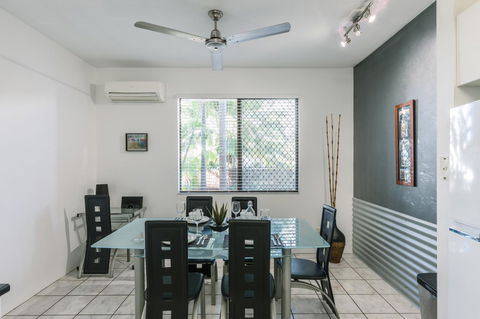 CitySide Apartment - 2 Bedroom With Private Courtyard - Tourism Townsville 9