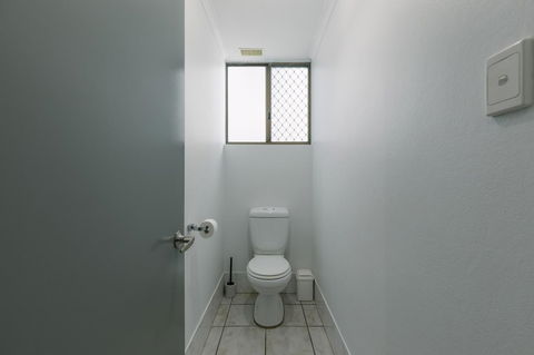 CitySide Apartment - 2 Bedroom With Private Courtyard - Tourism Townsville 20
