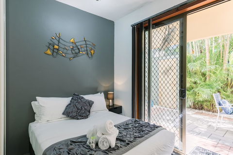 CitySide Apartment - 2 Bedroom With Private Courtyard - Tourism Townsville 14