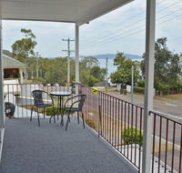 Boomerang on the Bay' 107 Government Road - boat parking air conditioning and water views - Tourism Townsville