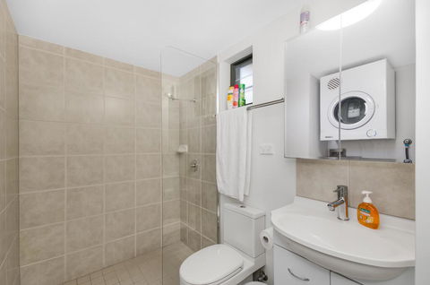 BOUTIQUE APARTMENTS BEACH LOCATION - Tourism Townsville 2