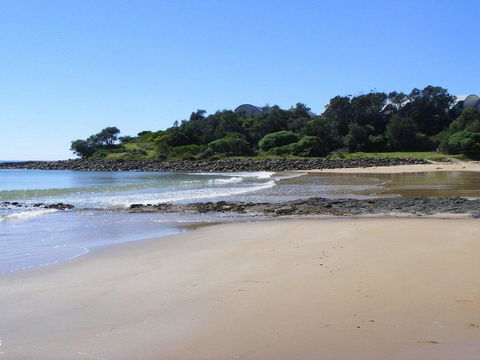 Bowery Beach House - Spacious Family Accommodation - Tourism Townsville 2