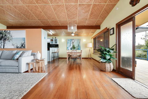Bradman21 - Tourism Townsville 1
