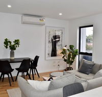 Brand New 2 Bed Apartment with Stunning City Views - Tourism Townsville
