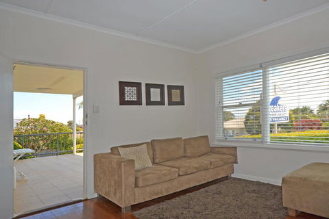 Breakers 1 2 Hill Street - Tourism Townsville 3