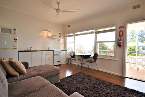 Breakers 2 2 Hill Street - Tourism Townsville 2