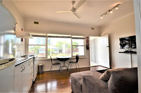 Breakers 2 2 Hill Street - Tourism Townsville 3