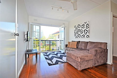 Breakers 6 2 Hill Street - Tourism Townsville 0