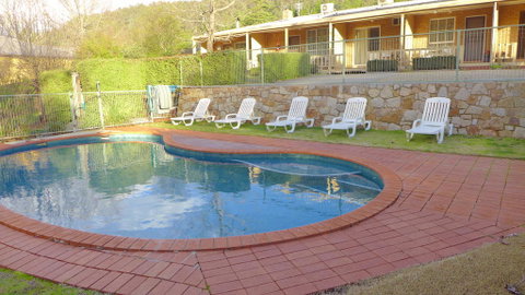 Bright Avenue Motor Inn - Tourism Townsville 0