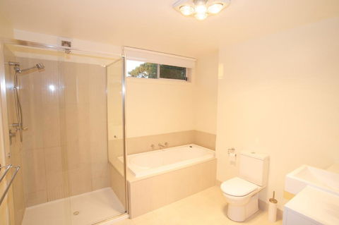 Broadbeach Inverloch Resort - Tourism Townsville 1