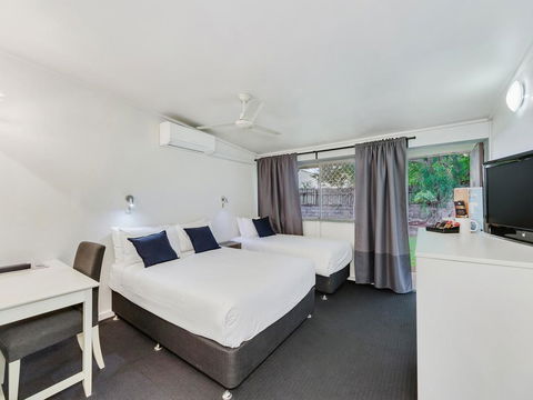 Brook Hotel - Tourism Townsville 3