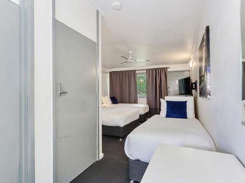 Brook Hotel - Tourism Townsville 2