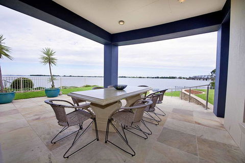 Brookwater- Waterfront On Lake Mulwala - Tourism Townsville 2