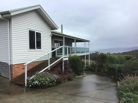Bruny Sunset Beach GateAway - Tourism Townsville 0