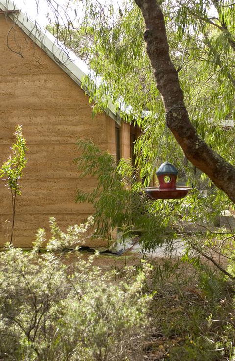 Bussells Bushland Cottages - Tourism Townsville 3