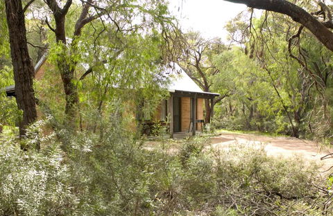 Bussells Bushland Cottages - Tourism Townsville 2
