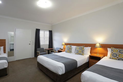 Cadman Motor Inn And Apartments - Tourism Townsville 2