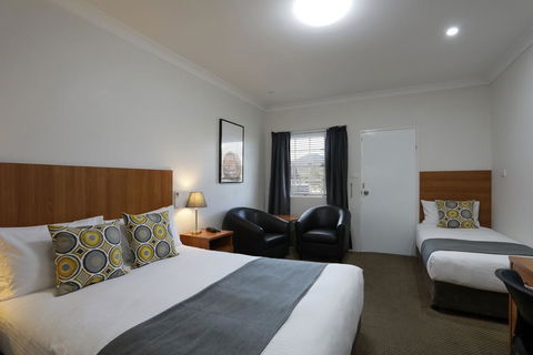 Cadman Motor Inn And Apartments - Tourism Townsville 0