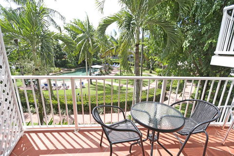 Cairns Beach Resort - Tourism Townsville 3