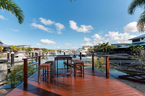 Cairns Beaches Home @Trinity Park - Tourism Townsville 1