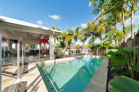 Cairns Beaches Home @Trinity Park - Tourism Townsville 0