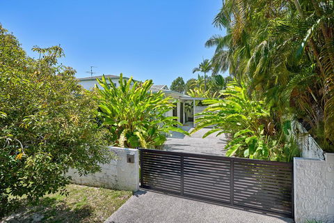 Cairns Northern Beaches Holiday Retreat - Tourism Townsville 1