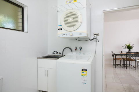 Cairns Reef Retreat - Tourism Townsville 2