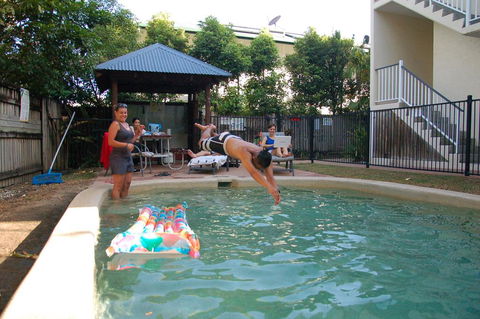 Cairns Sharehouse Apartment - Tourism Townsville 1
