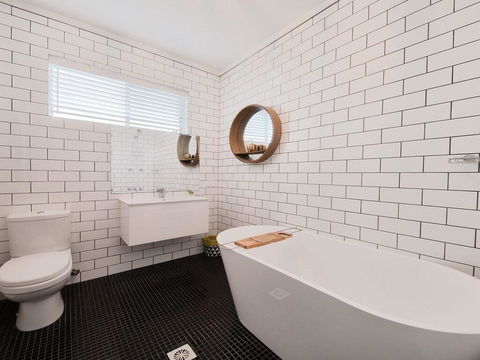 Callala Dreaming - Mid Century Beach House - Tourism Townsville 1