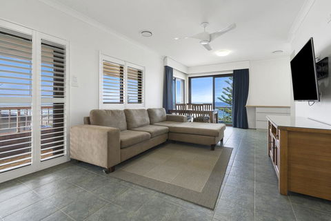 Calypso, Unit 5 - The Entrance - Tourism Townsville 1