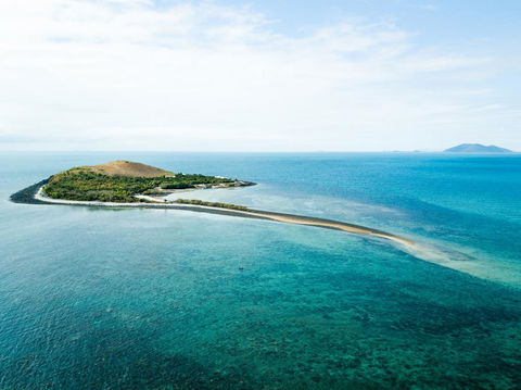 Camp Island Lodge - Tourism Townsville 0