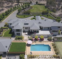 Canberra Luxury Estate - Tourism Townsville