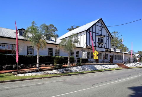 Canungra Hotel - Tourism Townsville 0