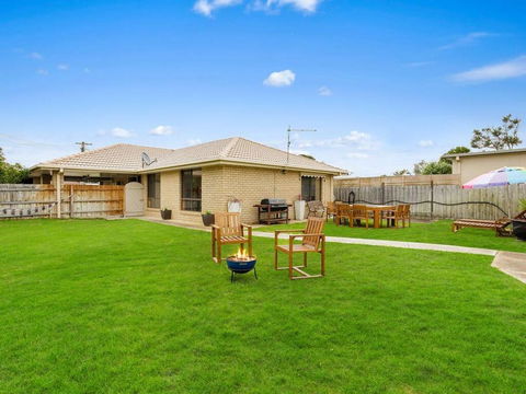 CAPEL Family Home, Large Yard, Close To Beach - Tourism Townsville 0