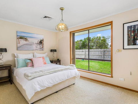CAPEL Family Home, Large Yard, Close To Beach - Tourism Townsville 2