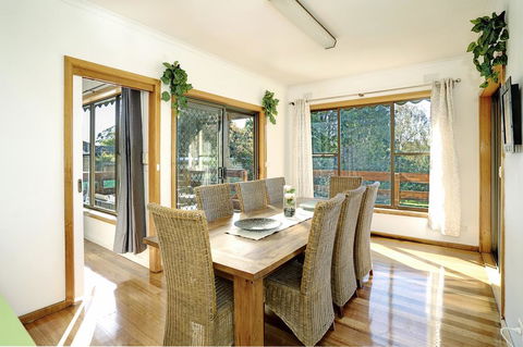 Capelink Lodge - Tourism Townsville 0