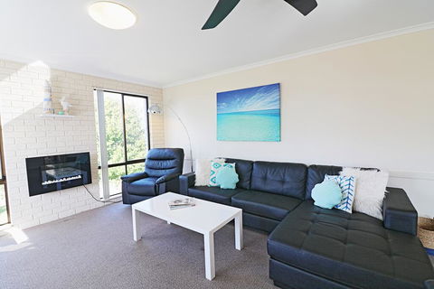 Capri Apartments - Tourism Townsville 0