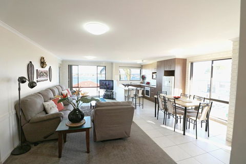 Capri Apartments - Tourism Townsville 3